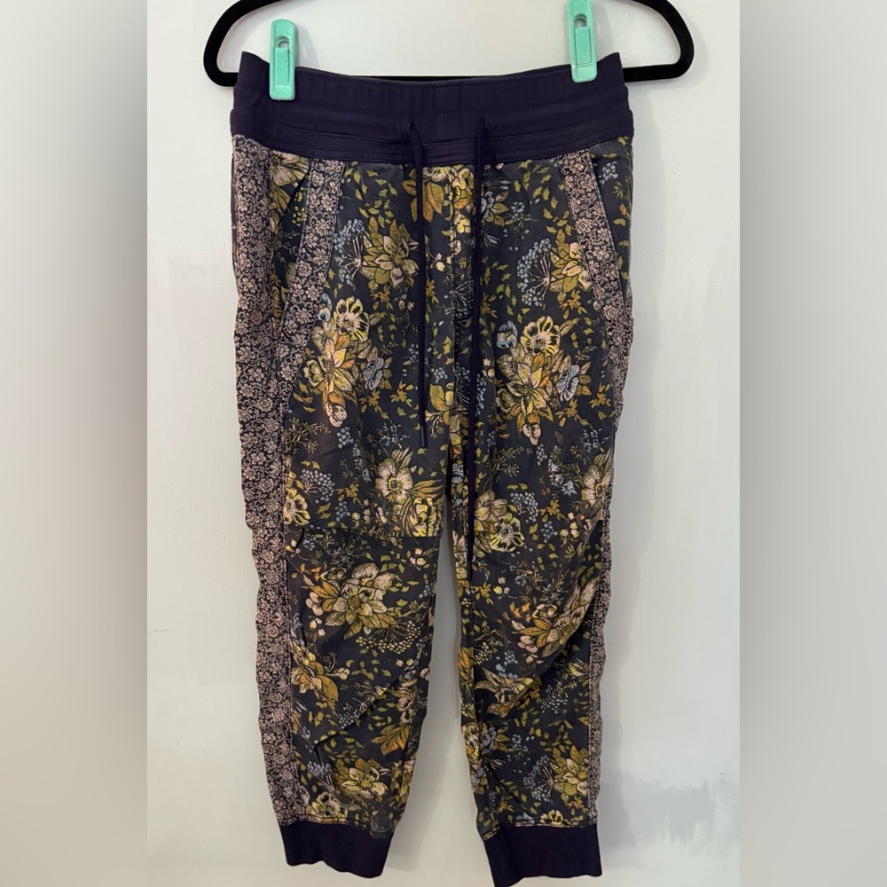 Anthropologie Navy and Coral Stitch Pants
